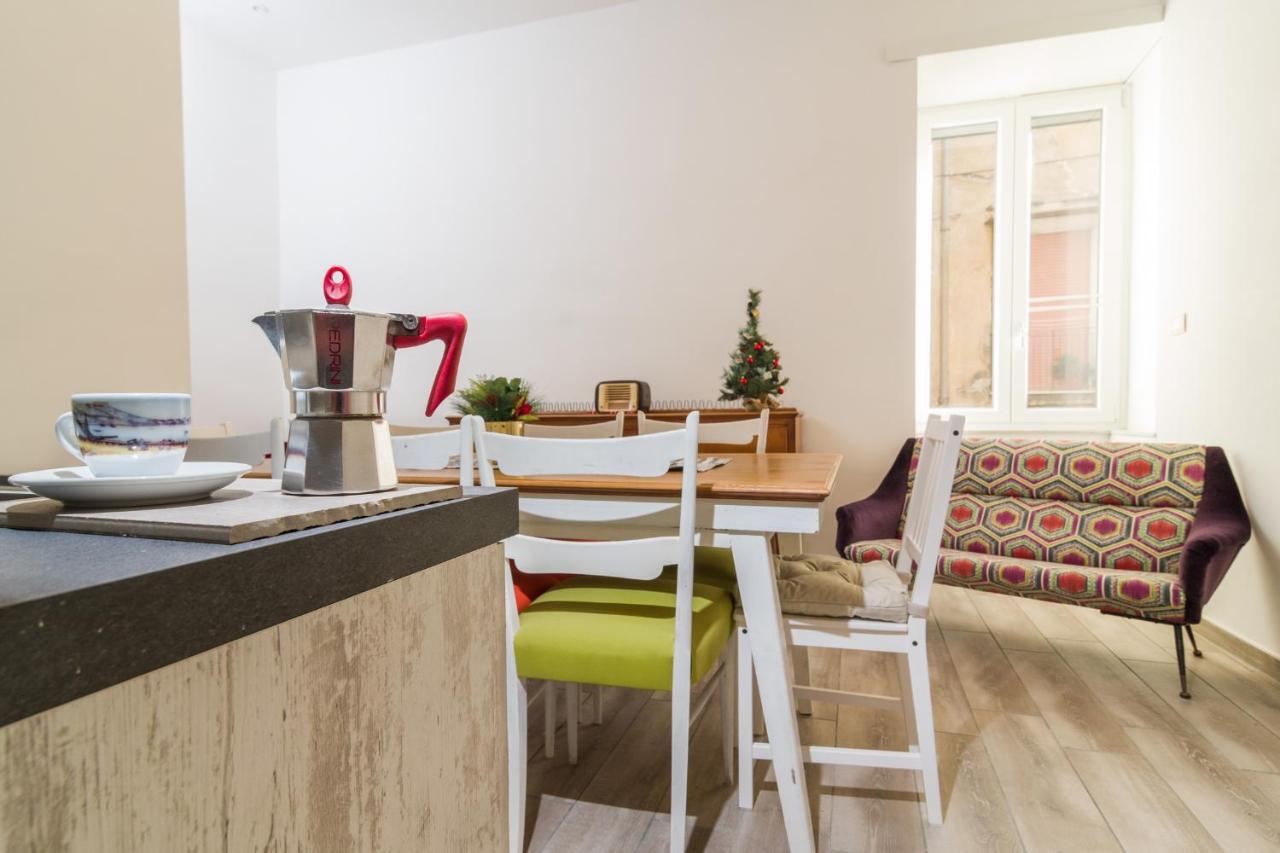 Giù Al Centro Bed & Breakfast Napoli